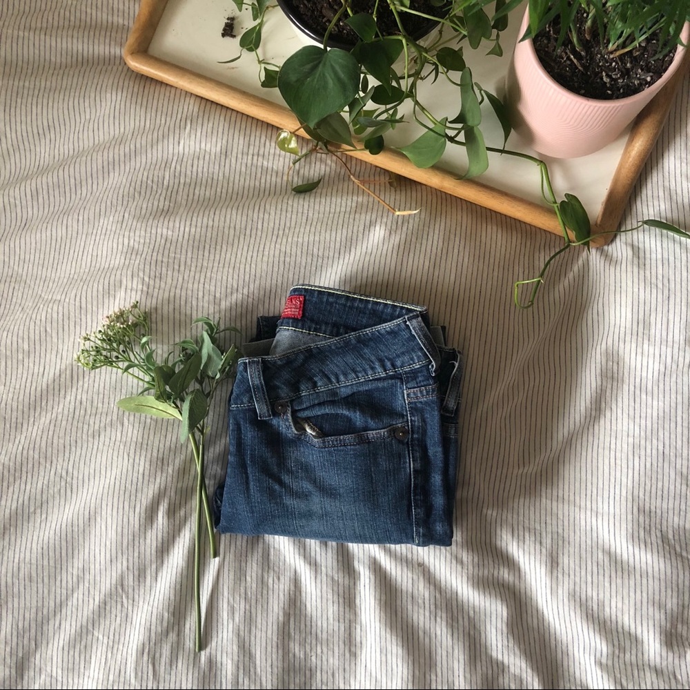 GUESS jeans